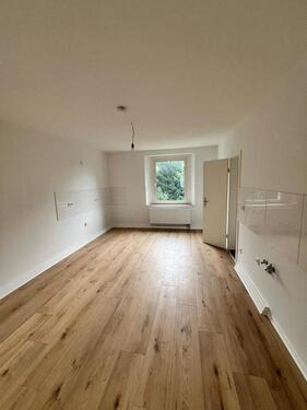Foto - Kernsanierte tolle 2 Zimmer Wohnung mit großer Küche