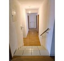 Frisch renoviert & viel Platz: 3,5-Zimmer-Wohnung mit Stellplatz & Mehrzweckraum - Büttelborn