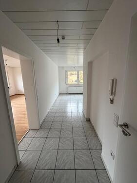 Foto - Helle 3‑Zimmer‑Wohnung mit Balkon – ab sofort zu vermieten!!