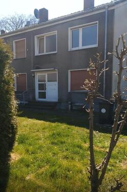 Foto - Mehrfamilienhaus mit zwei Garagen