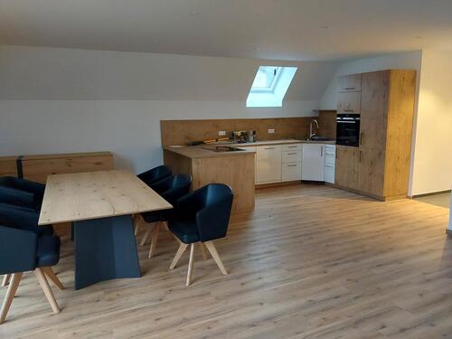 Foto - Hochwertige DG Wohnung - 1.500,00&nbsp;EUR Kaltmiete, ca.&nbsp; 150,00&nbsp;m&sup2;