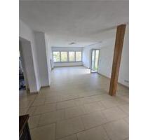 3 Zimmer EG Wohnung mit Garten, Garage und moderner Einbauküche - Freudenberg