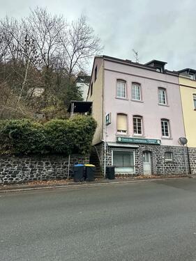 Foto - Doppelhaushälfte mit 169 qm Wohnfläche renovierungsbedürftig