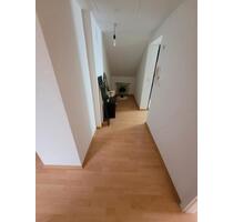 Geräumige 2 Zimmer Wohnung - 750,00&nbsp;EUR Kaltmiete, ca.&nbsp; 65,00&nbsp;m&sup2; in Detmold (PLZ: 32760) Hiddesen