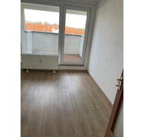 Helle 2,5 Zimmer Wohnung mit Balkon - Essen Stadtbezirk V