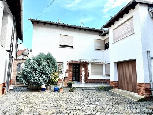 Foto - Einfamilienhaus mit Garten, Teich & Carport – erneut verfügbar