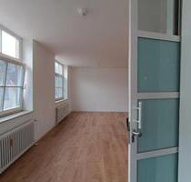 Urbanes Loft-Flair in Varel: Vielseitige 2-Zimmerwohnung in der Fußgängerzone