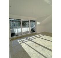 Sehr helle 2-Zimmer Dachgeschosswohnung in ruhiger Lage - München Berg am Laim