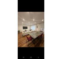 Hochwertig modernisierte 3-Zimmer-Hochparterrewohnung mit Balkon - Frankfurt am Main Niederrad