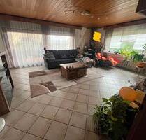 Großzügige helle 130 m2, 5-Zi. EG Wohnung, Terrasse, EBK - Selters (Westerwald)