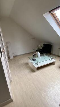 Foto - Helle 3-Zimmer-Dachgeschosswohnung mit Balkon