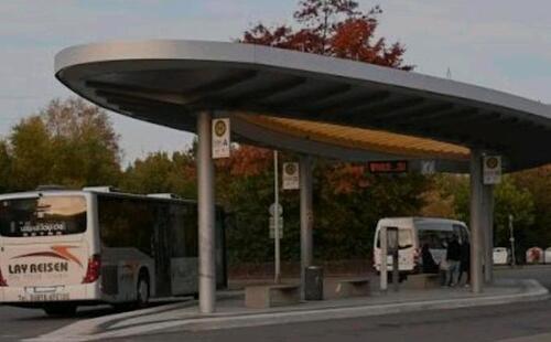 Foto - ParkplatzStellplatz am ZOB Püttlingen