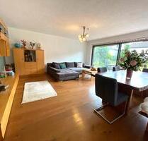 Exklusives Zweifamilienhaus mit Einliegerwohnung, - Wettstetten