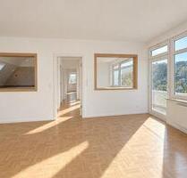 Frisch sanierte 3-Zimmer DG Wohnung mit Balkon und Blick ins Tal - Altena