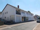 Foto - Mehrfamilienhaus mit 5 Wohnungen und einer Gewerbeeinheit