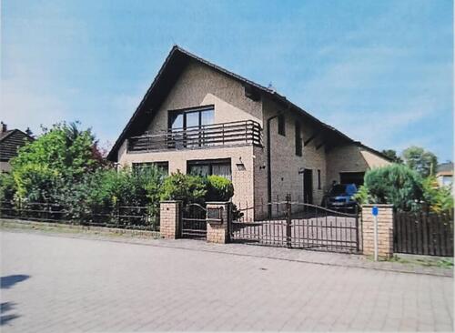 Foto - Einfamilienhaus mit Grundstück - 600.000,00 EUR Kaufpreis,