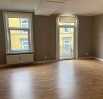 Helle, freundliche 2 Zimmerwohnung, Balkon, Einbauküche, Aufzug - Bad Pyrmont