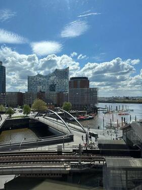 Foto - Modernes Open-Space-Office mit Elbphilharmonie-Blick – 4 freie Arbeitsplätze