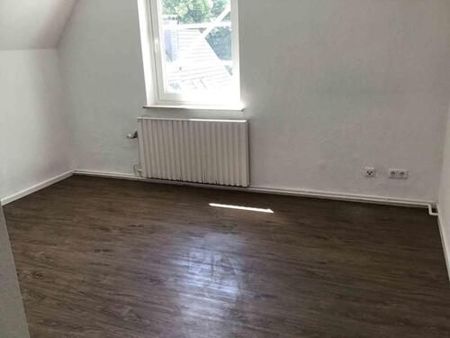 Foto - Sofort einziehen: interessante 2,5-Zimmmer-Dachgeschoss-Wohnung