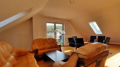 Foto - Vielseitiges Traumhaus: Großzügig, modern - jetzt auch für private Mieter verfügbar!!!!