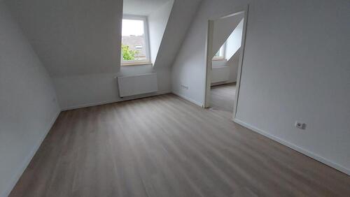 Foto - Renovierte 2 Zimmer Wohnung Dachgeschoss ! Nordstadt !