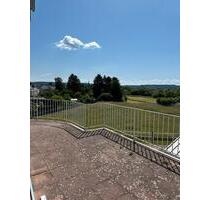 Mietwohnung, 3 Schlafzi., Küche, Wohnzi. u. Balkon + weitere Whg - Homburg