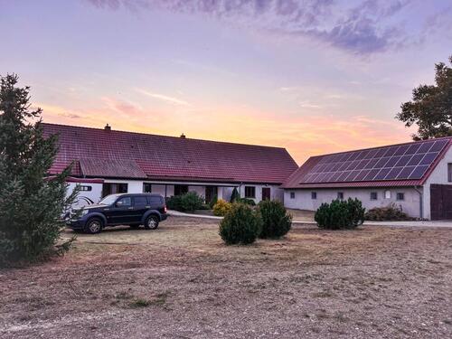Foto - Bauernhaus, Hofstelle, Pferdehof, Resthof