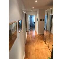 Schöne, helle, hochwertige 3 Zimmerwohnung, Aufzug, 2 Balkone - Bad Pyrmont