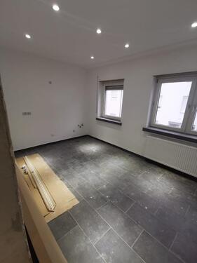 Foto - Charmante 2-Zimmer-Wohnung mit Küche & Bad in Mannheim-Neckarau