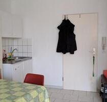 1 ZKB, nähe Uni, gepflegte Wohnumg, gute Parkmöglichkeit - Kassel Fasanenhof