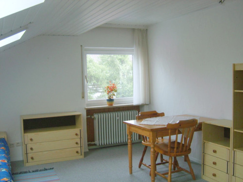 Foto - Dachzimmer möbliert 22 qm zu vermieten