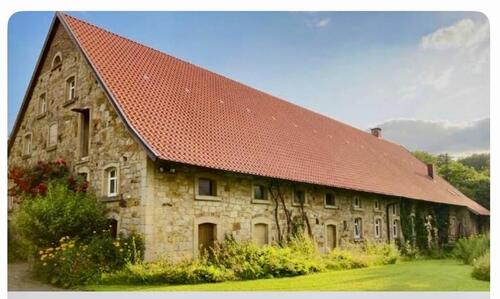 Foto - Wohnen im Grünen - Hausmeisterwohnung mit Lager