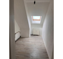 Lichtdurchflutete 2-Raum Wohnung DG Altstadt Zentrumsnah - Weißenfels
