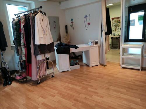 Foto - Schneiderei zur Übernahme - 4.000,00&nbsp;EUR Kaltmiete, ca.&nbsp; 50,00&nbsp;m&sup2;