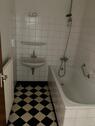 Foto - unrenovierte 2-Zimmer-Wohnung - 783,00 EUR Kaltmiete,