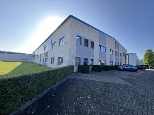 Foto - Büroetage mit separater Lagerhalle