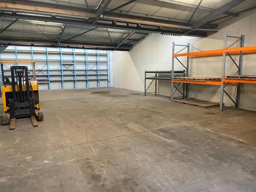 Foto - Halle zu vermieten - 800,00&nbsp;EUR Kaltmiete, ca.&nbsp; 180,00&nbsp;m&sup2;