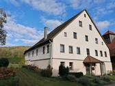 Foto - Großes Einfamilienhaus mit 15 ar Grund u. Nebengebäuden
