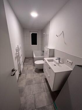 Foto - Attraktive 4,5-Zimmer-Doppelhaushälfte frisch saniert in naturnah