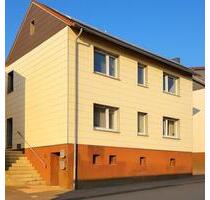 Zweifamilienhaus in Altenbeken - 270.000,00 EUR Kaufpreis, in Altenbeken (PLZ: 33184)