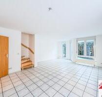 Attraktives Reihenendhaus mit Einbauküche und 2 x Garagen! - Herrenberg