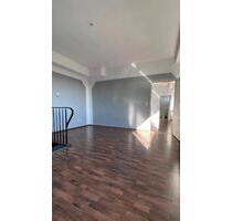 2 Zimmer Mietwohnung - 780,00&nbsp;EUR Kaltmiete, ca.&nbsp; 80,00&nbsp;m&sup2; in Remscheid (PLZ: 42859) Remscheid-Süd