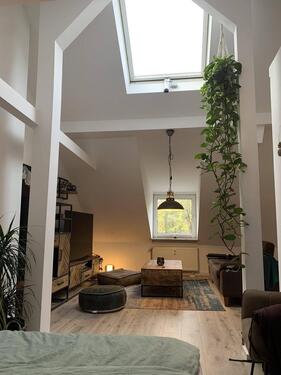 Foto - Helle und sanierte 1,5-Zi.-DG-Wohnung