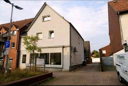 Foto - Frisch renovierte 2,5 Zimmer Dachgeschoss Wohnung mit Balkon