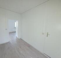 Helle 3-Raumwohnung mit Balkon und EBK - Halle (Saale) Silberhöhe