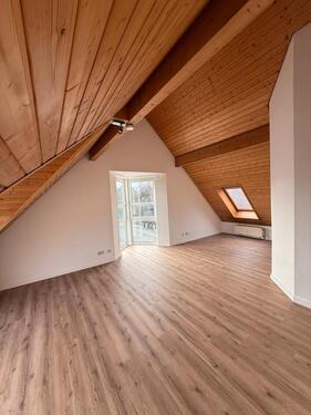 Foto - 3.5 Zimmer Dachgeschoßwohnung in Römerberg