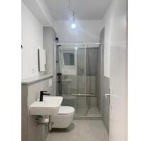 Kernsanierte 4-Zimmer-Wohnung (85 m²) mit großzügigem Spitzboden - Oberhausen Alsfeld