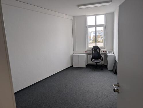 Foto - Schöner Büroraum in sauberer Bürogemeinschaft