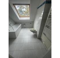 Moderne 2-Zimmer-Wohnung mit Dachfenstern in Zeitz