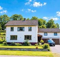 Großzügiges Ein- Zweifamilienhaus mit großem Traumgrundstück - Bad Wünnenberg